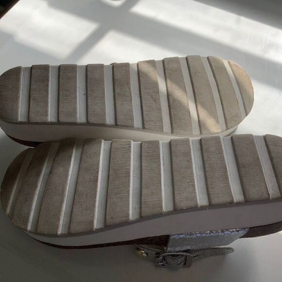 cafenoir MADE IN ITALY SILVER METALLIC GENUINE LEATHER WOMAN THONG SANDALS - Picture 13 of 15